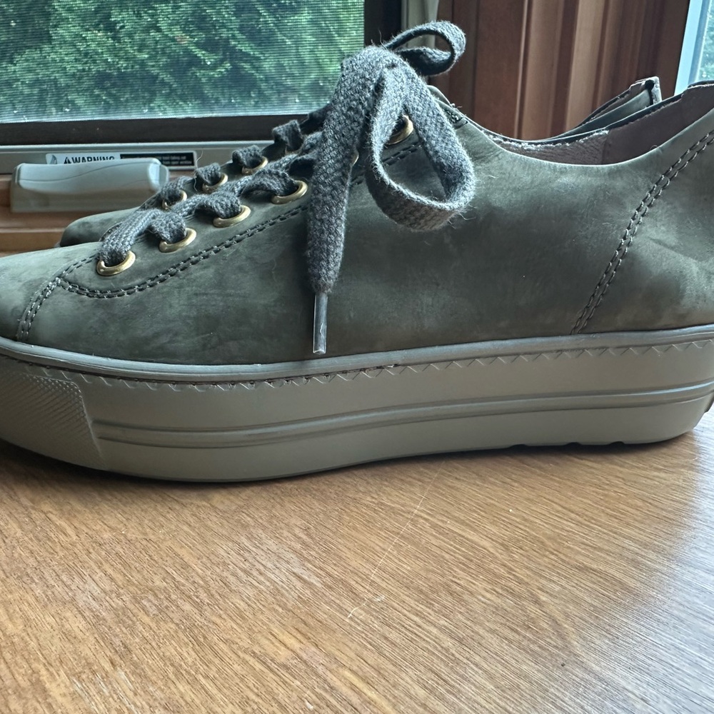 Paul Green Women’s Bixby Suede Platform Sneakers